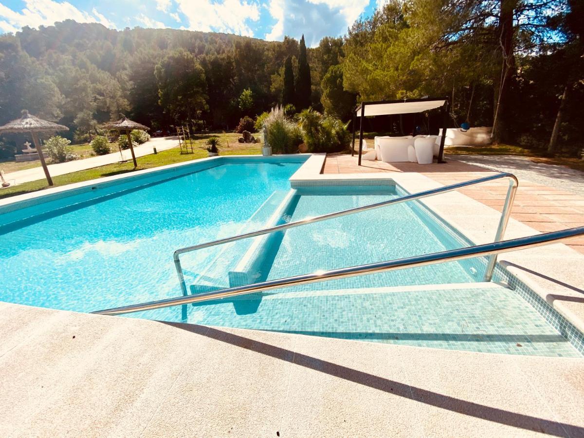 Private Villas Puerto Pollensa For Family Groups, Private Mountain Ideal For Runners, Trailers, Hikers, It Is Approximately 3 Minute Walk From The Beach Luaran gambar