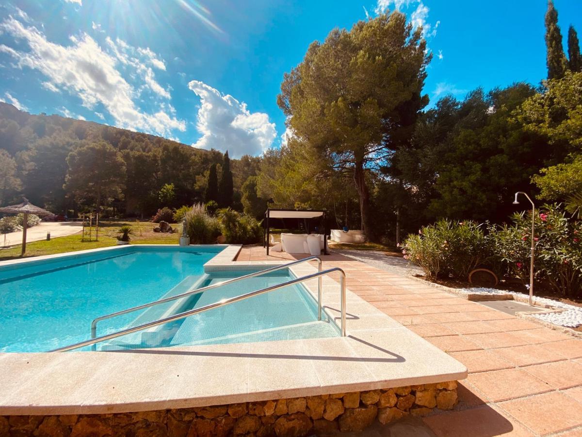 Private Villas Puerto Pollensa For Family Groups, Private Mountain Ideal For Runners, Trailers, Hikers, It Is Approximately 3 Minute Walk From The Beach Luaran gambar