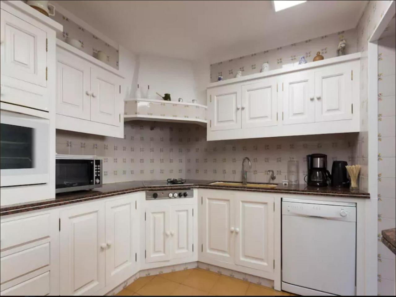 Private Villas Puerto Pollensa For Family Groups, Private Mountain Ideal For Runners, Trailers, Hikers, It Is Approximately 3 Minute Walk From The Beach Luaran gambar