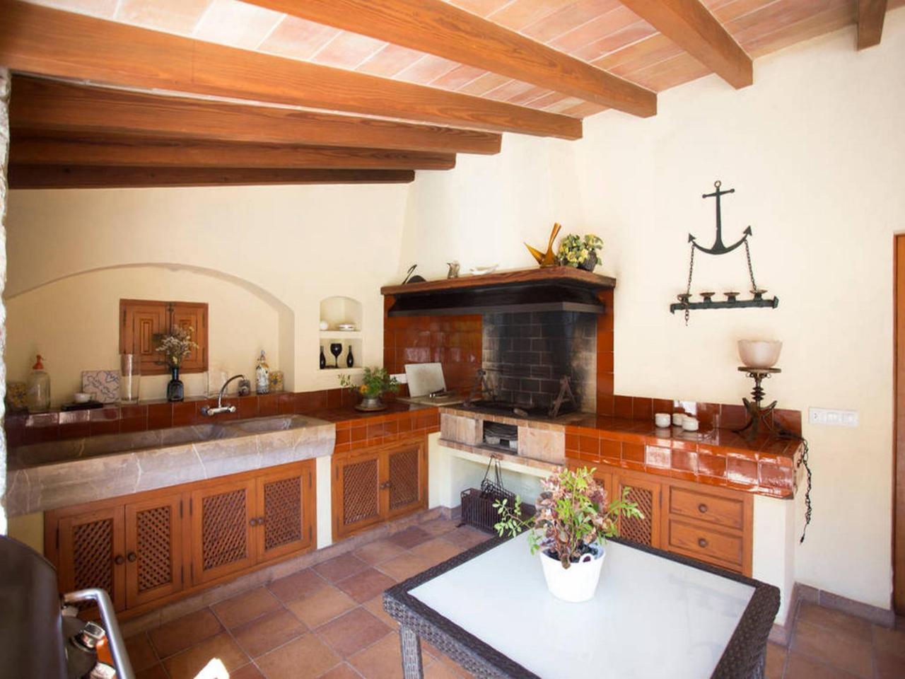 Private Villas Puerto Pollensa For Family Groups, Private Mountain Ideal For Runners, Trailers, Hikers, It Is Approximately 3 Minute Walk From The Beach Luaran gambar