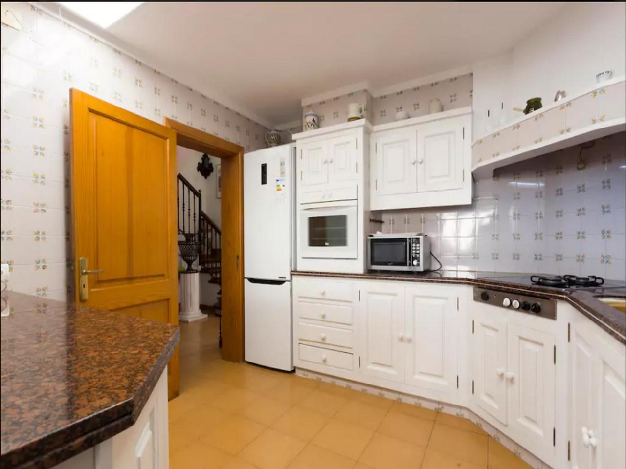 Private Villas Puerto Pollensa For Family Groups, Private Mountain Ideal For Runners, Trailers, Hikers, It Is Approximately 3 Minute Walk From The Beach Luaran gambar
